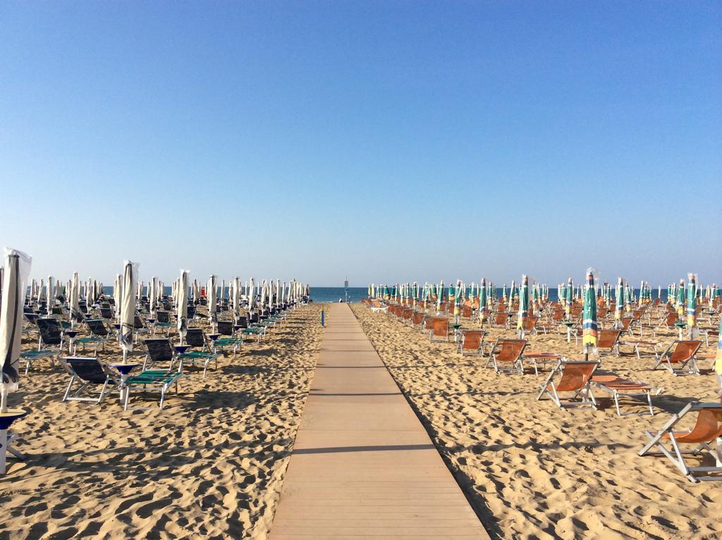 Appartamenti Casa Del Mare Бибионе Экстерьер фото